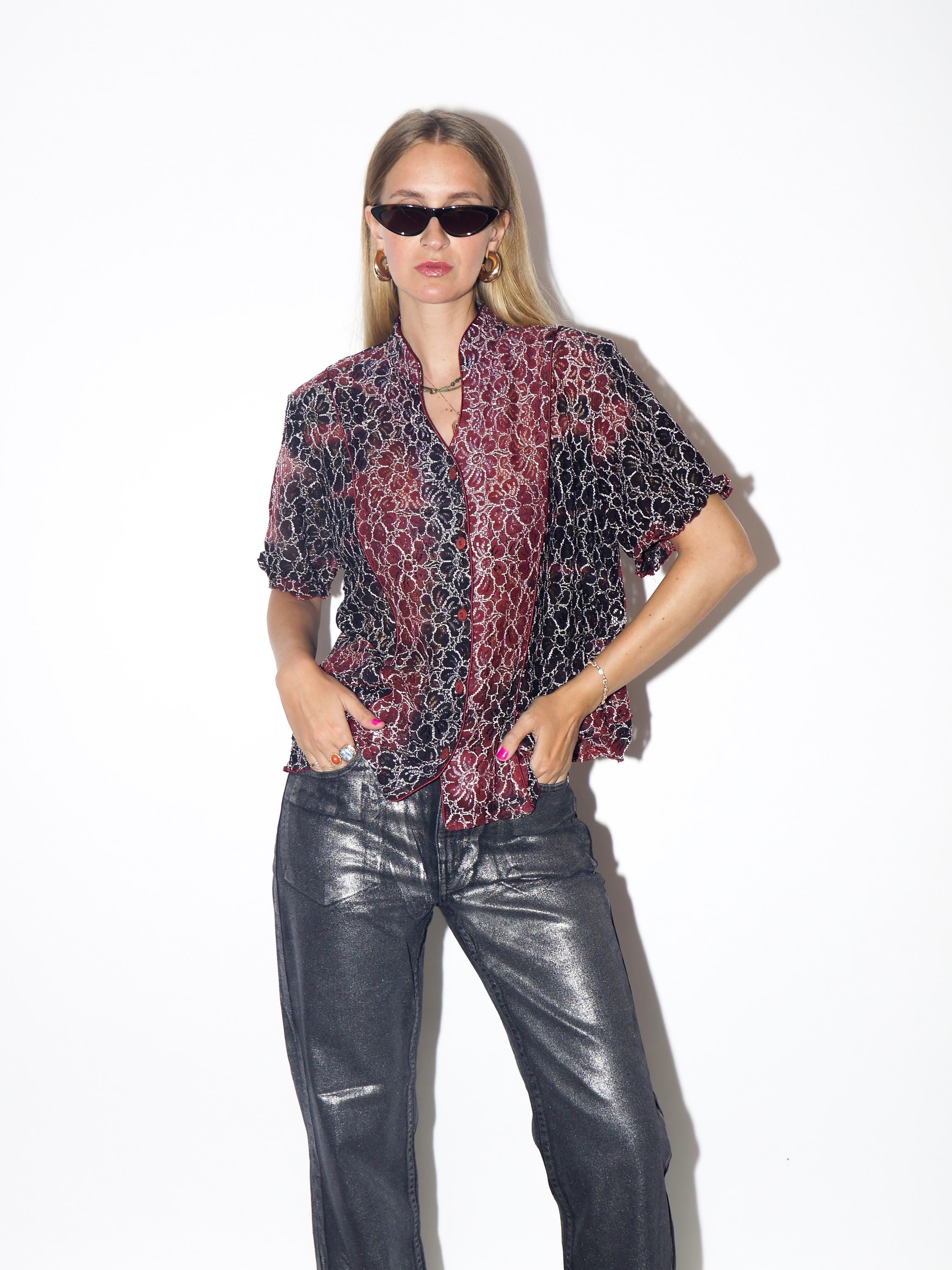 VINTAGE Viscose Burgundy And Black Ombre Lace Peplum Blouse With Decorative Buttons And Ruffles From The 1980s By Femimode