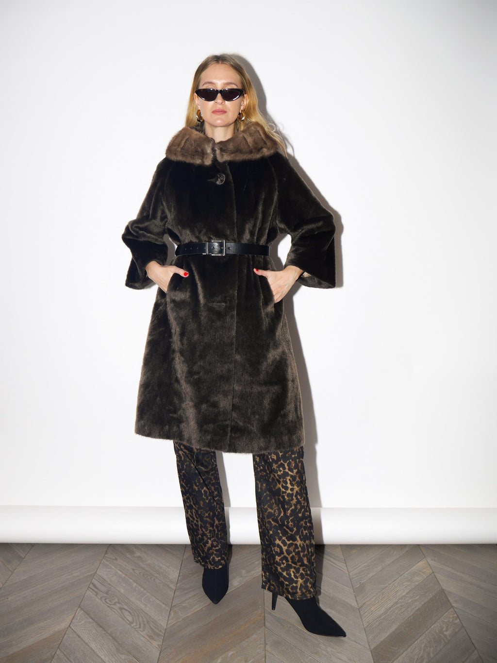 VINTAGE faux fur coat from 1960 with real mink fur collar in brown