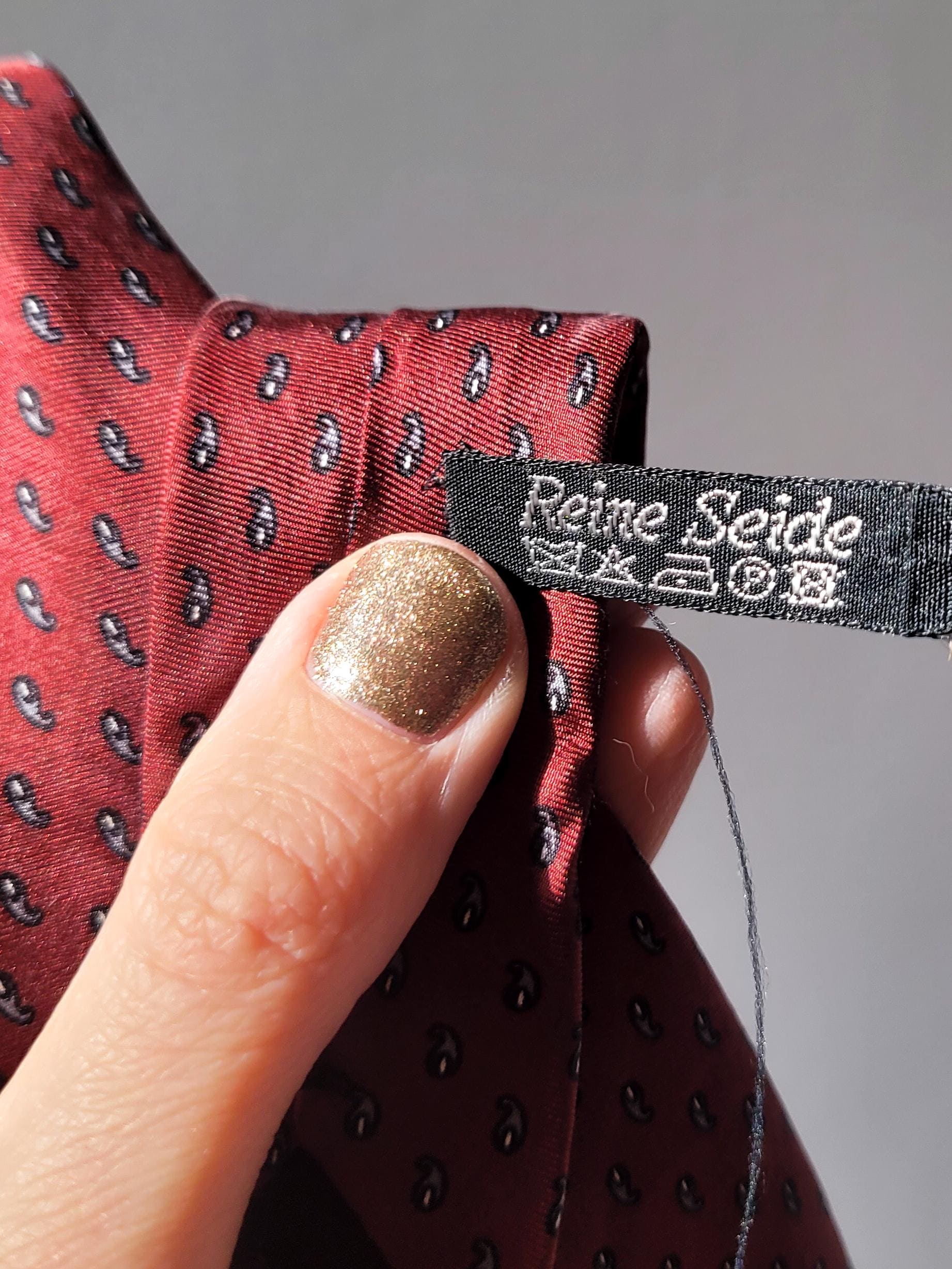 Handmade 100% Silk Scrunchie from Vintage 1980s Tie by MODOPOL - Burgundy with Paisley by Calvari