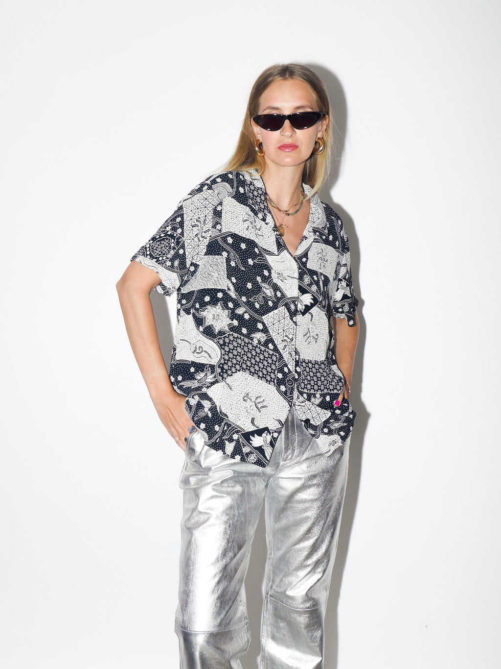 VINTAGE Black And White Viscose Short Sleeve Blouse From 1990s With Covered Buttons By Dash