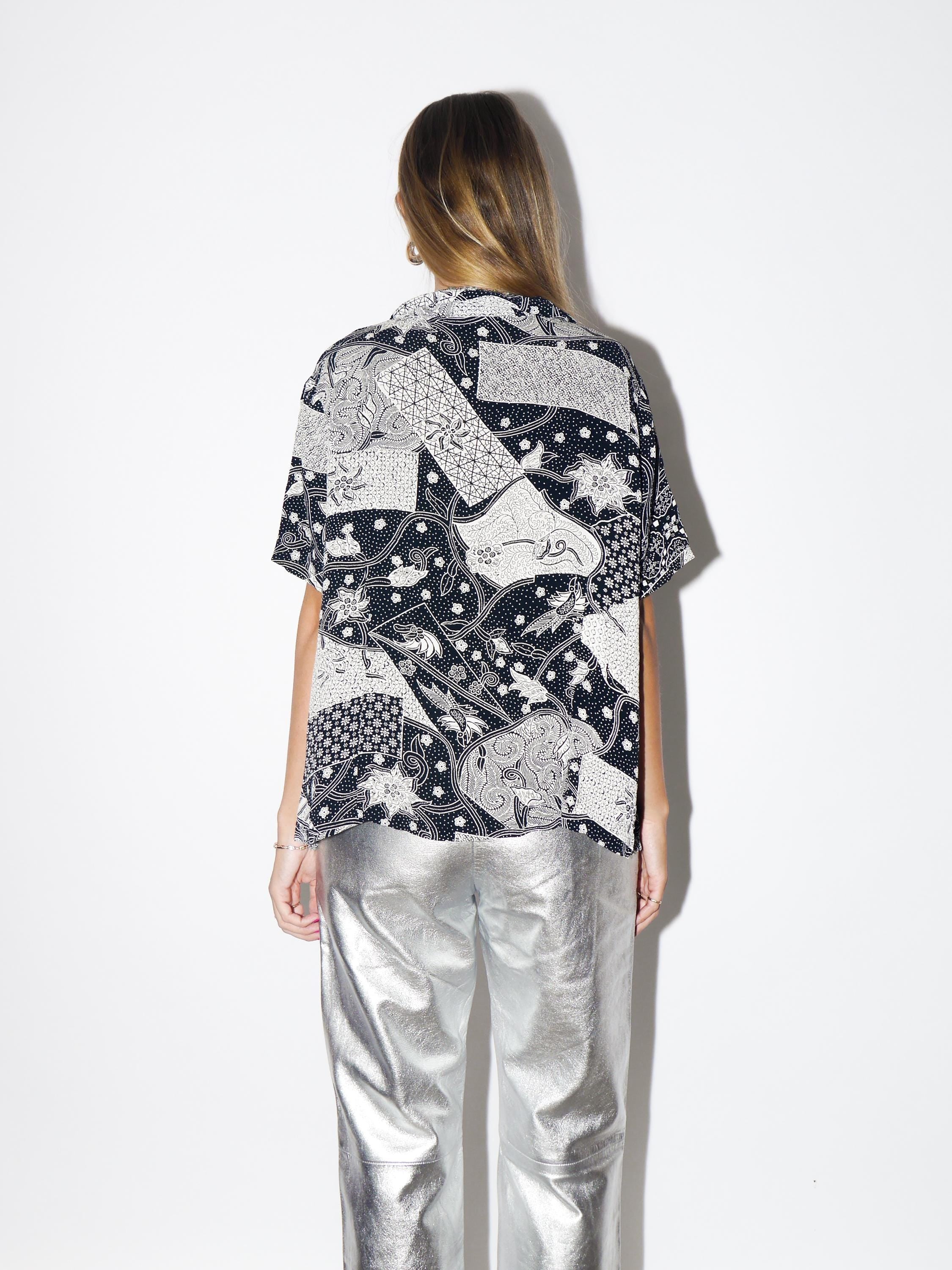 VINTAGE Black And White Viscose Short Sleeve Blouse From 1990s With Covered Buttons By Dash
