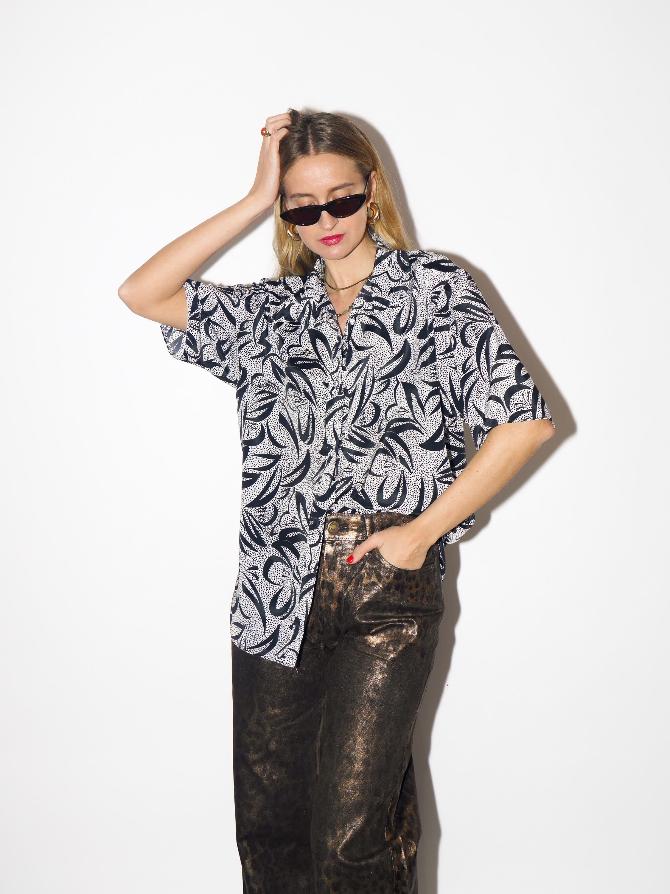 VINTAGE blouse with short sleeve in black and white polka dot print from 1980s