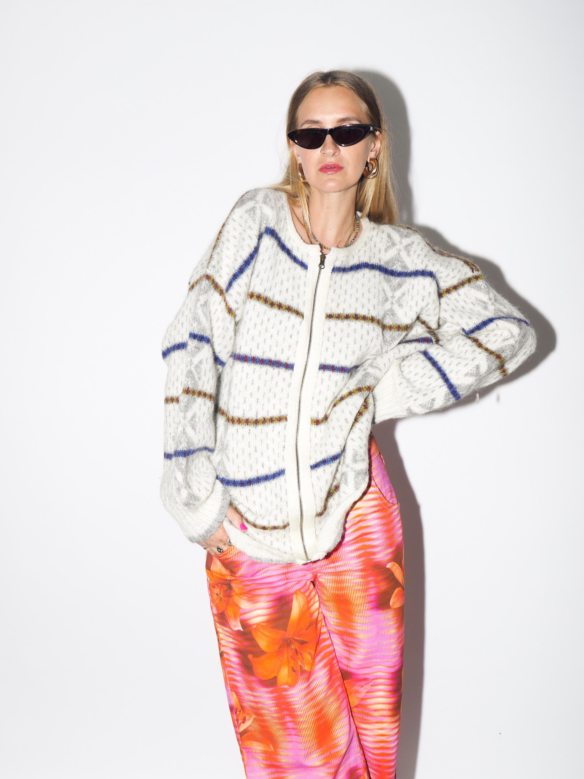 VINTAGE Handmade White Wool Long Oversized Scandinavian Sweater With Blue And Red Stripes From The 1980s