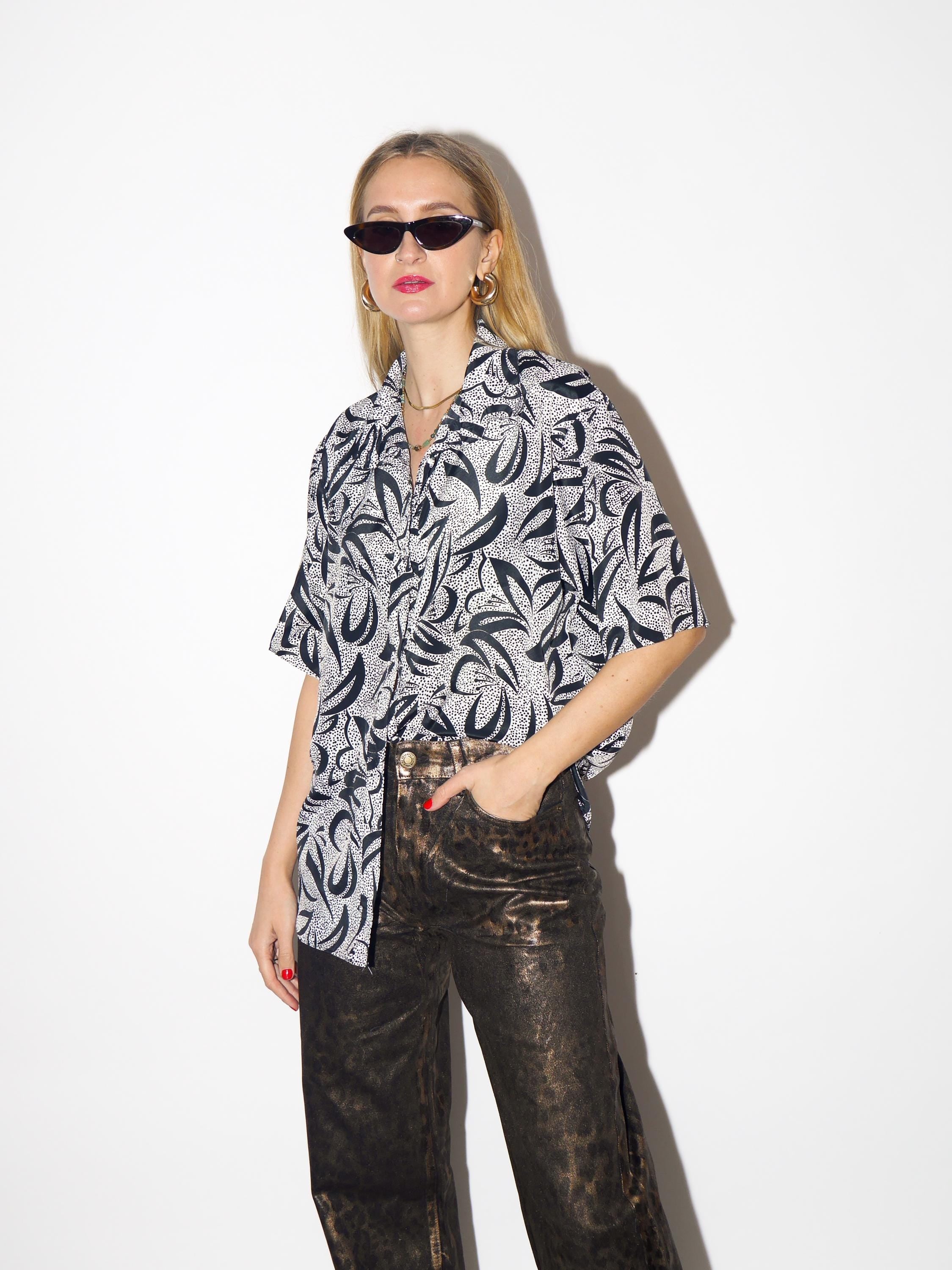 VINTAGE blouse with short sleeve in black and white polka dot print from 1980s