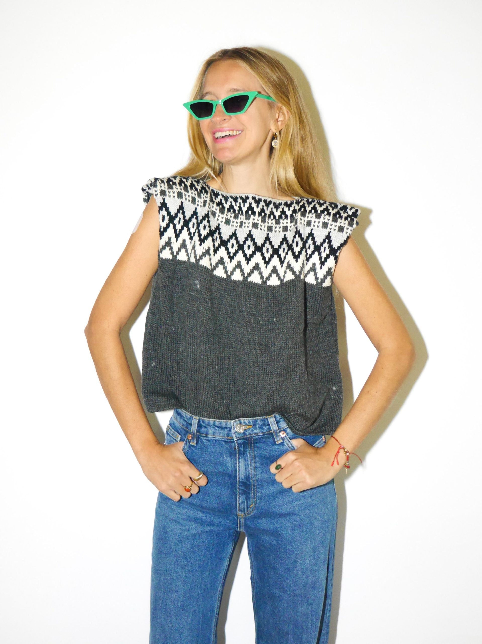 WINTAGE wool vest in grey/white from 1980s | vintage handmade sweater vest