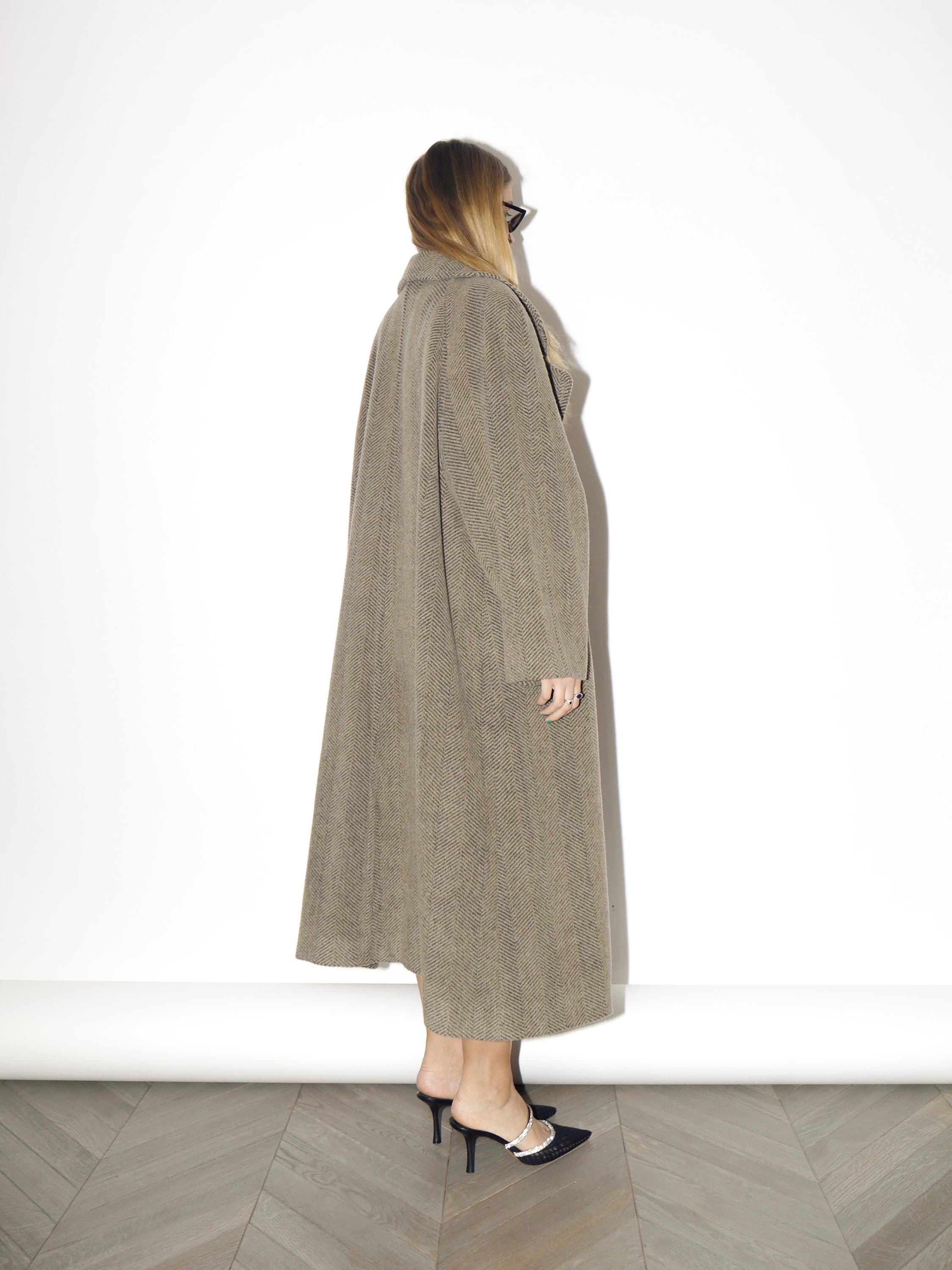 VINTAGE Oversized Wool Coat from 1980s | Beige Herringbone Maxi Coat by Cora®