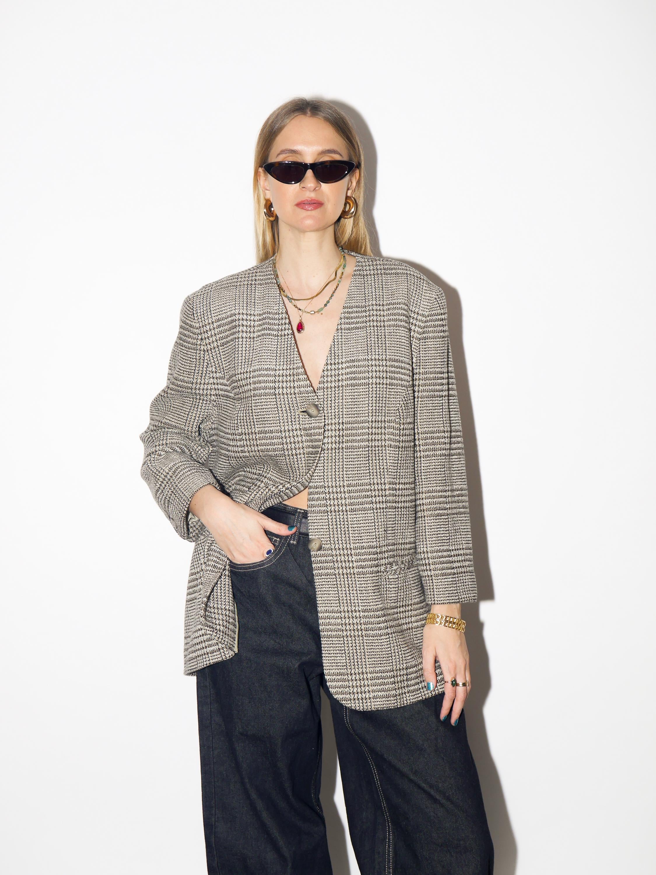VINTAGE wool check houndstooth blazer from 1980s in beige with oversize v-neck