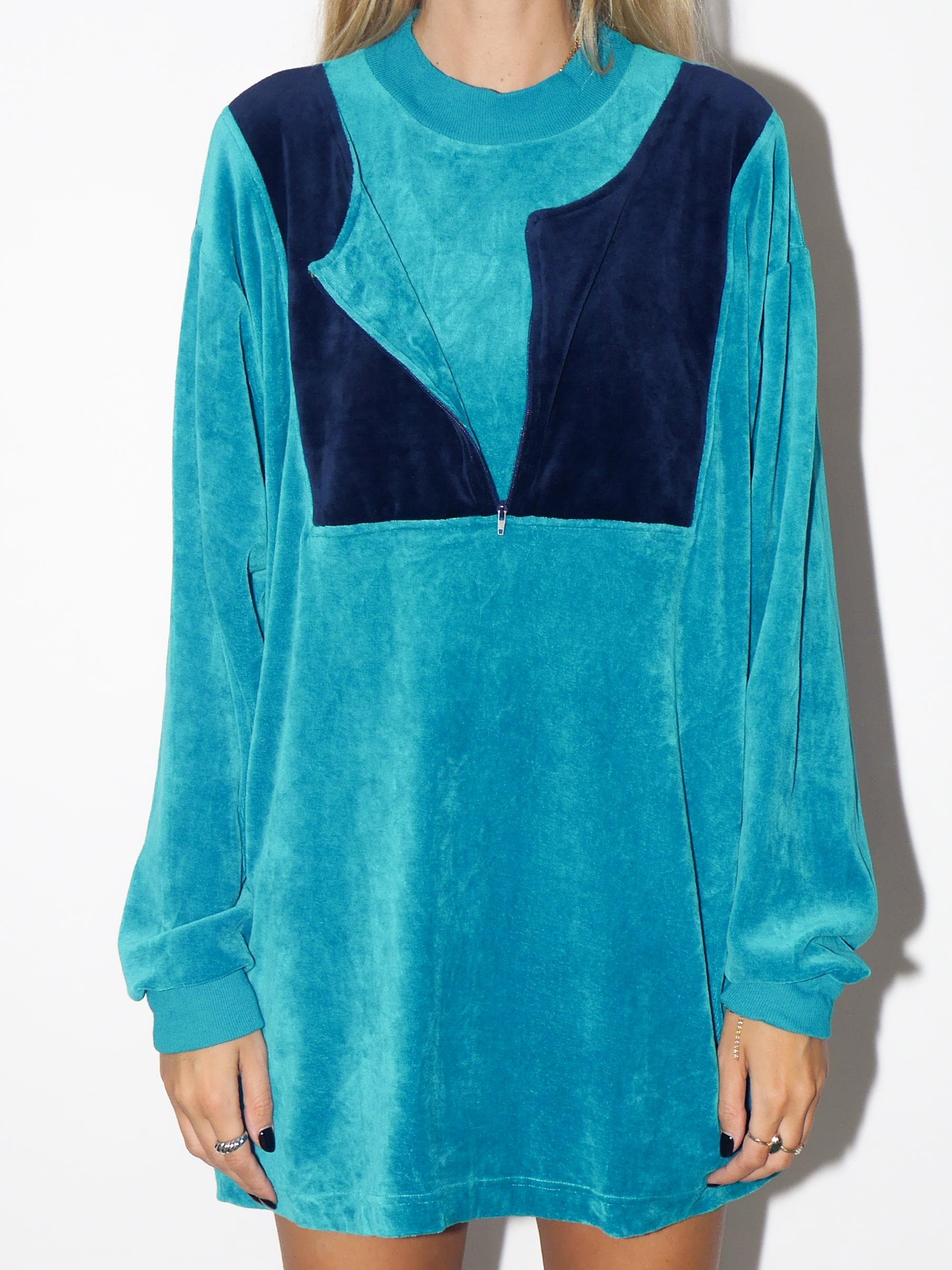 VINTAGE Turquoise Sweater From The 1980s — Cotton Blend Crew Neck
