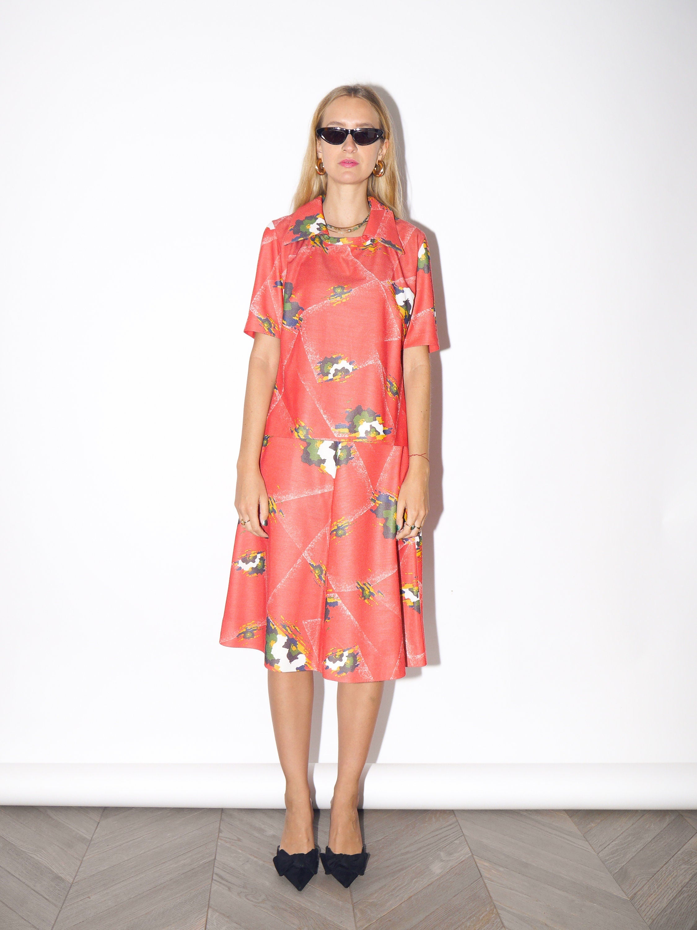 VINTAGE set red coral/white/yellow abstract pattern blouse and skirt from 1980s| matching set of blouse with collar and mid length skirt
