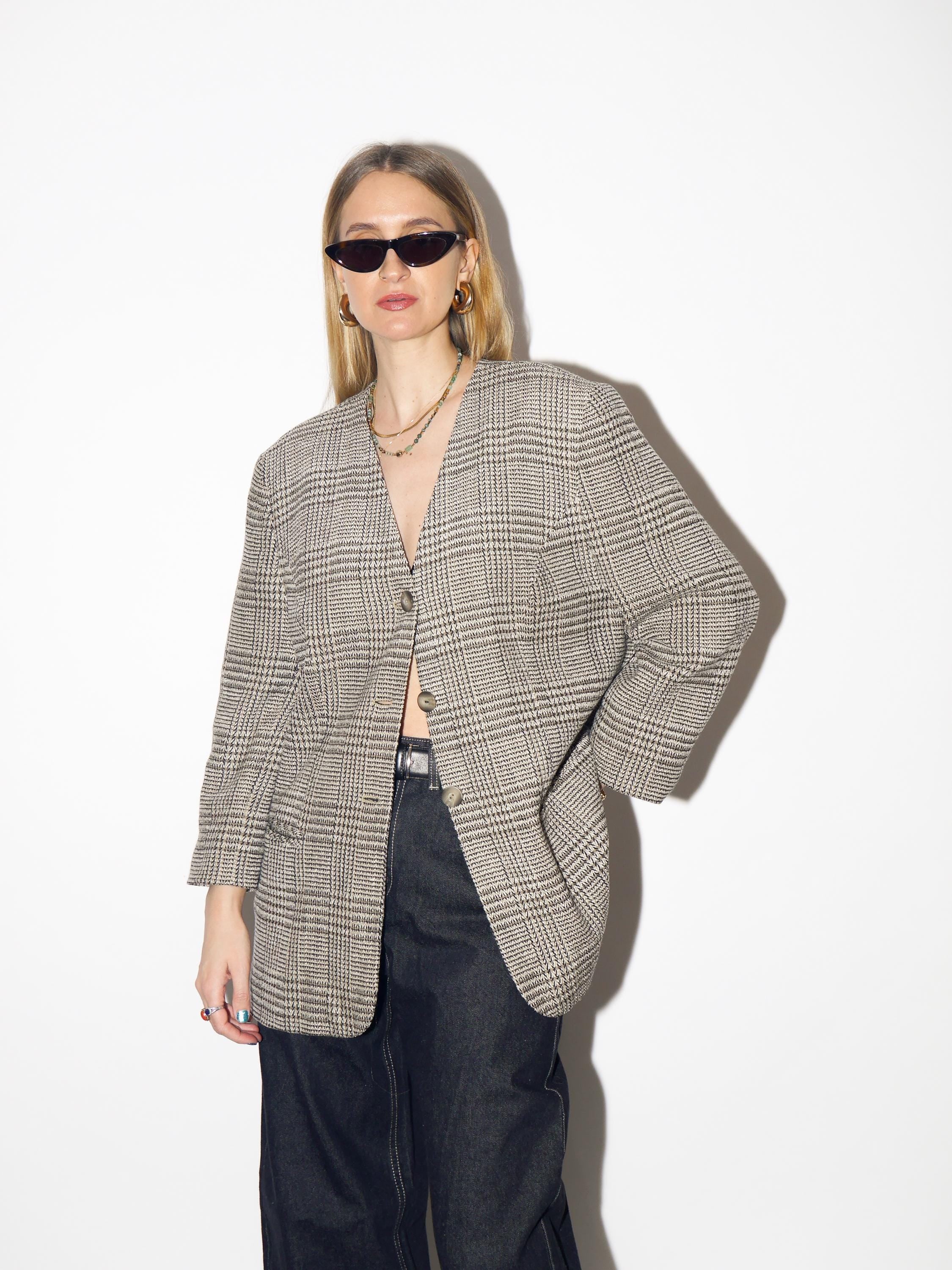 VINTAGE wool check houndstooth blazer from 1980s in beige with oversize v-neck