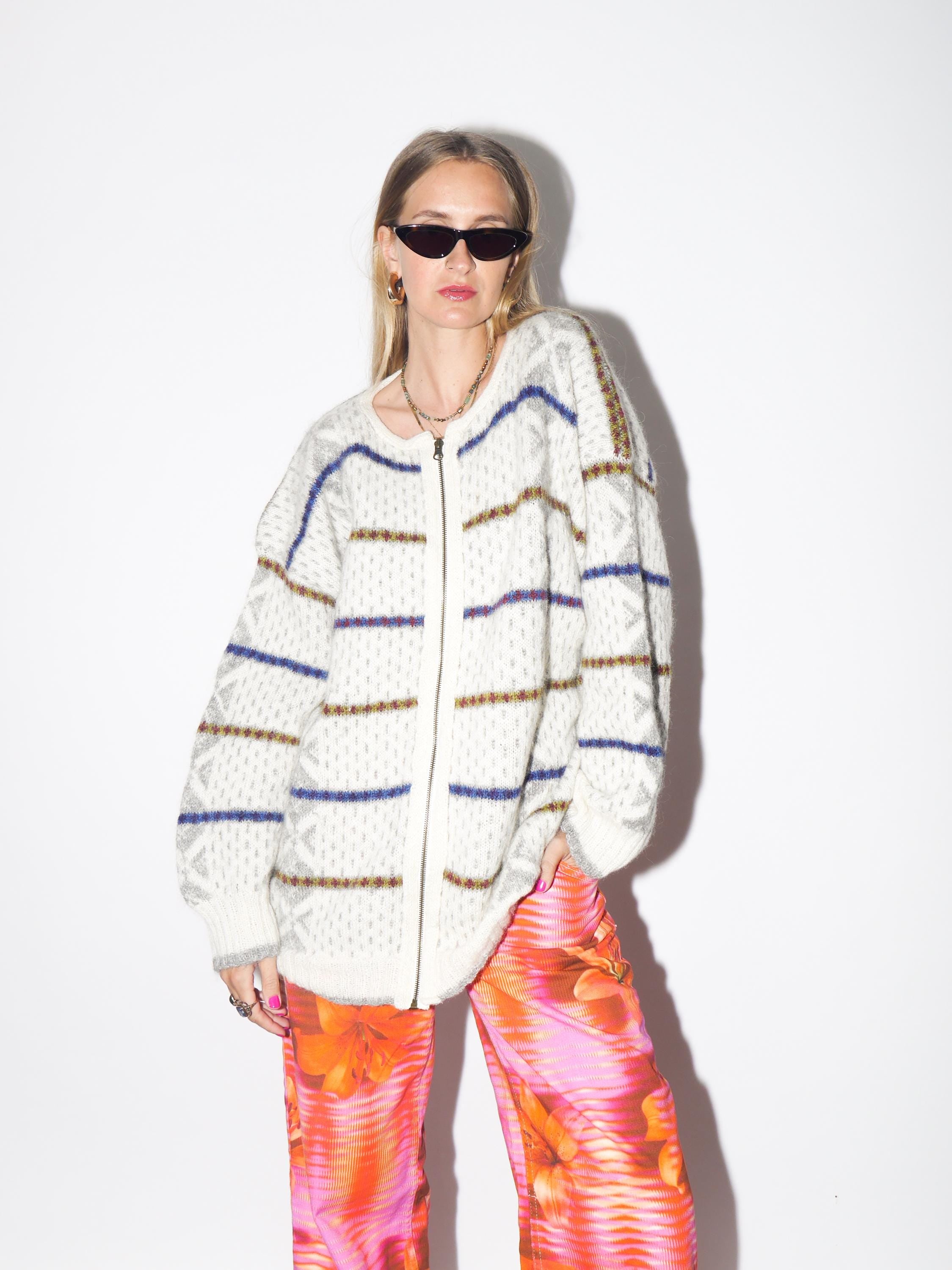 VINTAGE Handmade White Wool Long Oversized Scandinavian Sweater With Blue And Red Stripes From The 1980s