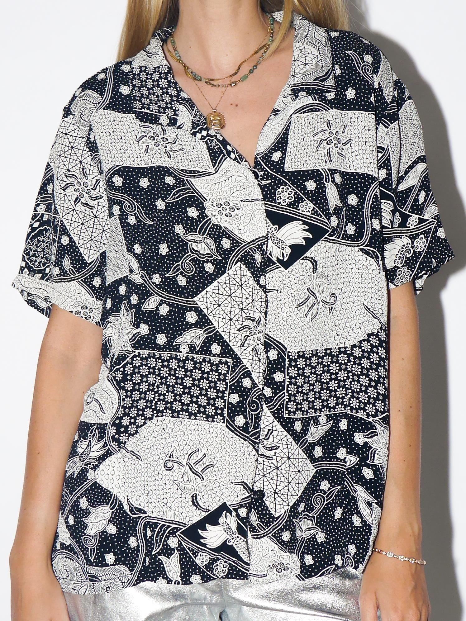 VINTAGE Black And White Viscose Short Sleeve Blouse From 1990s With Covered Buttons By Dash