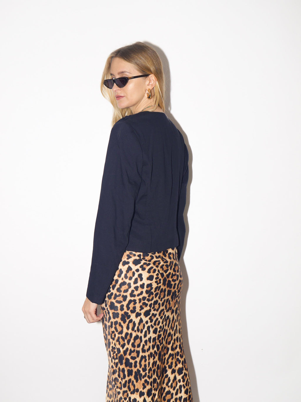 VINTAGE short blazer in dark navy with scrunchy details from 1980s