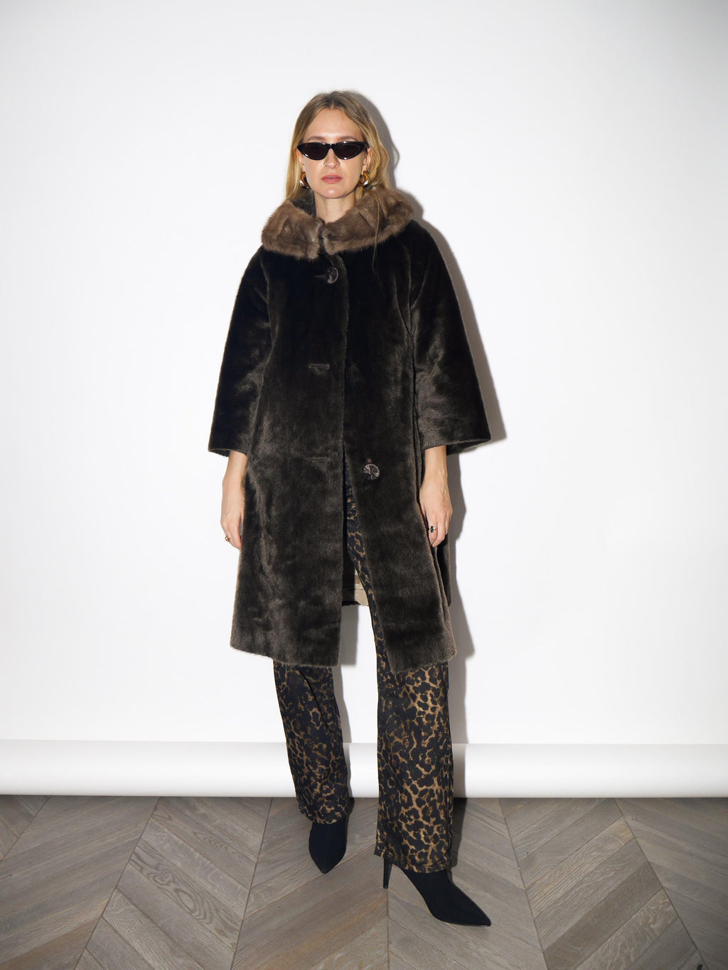 VINTAGE faux fur coat from 1960 with real mink fur collar in brown